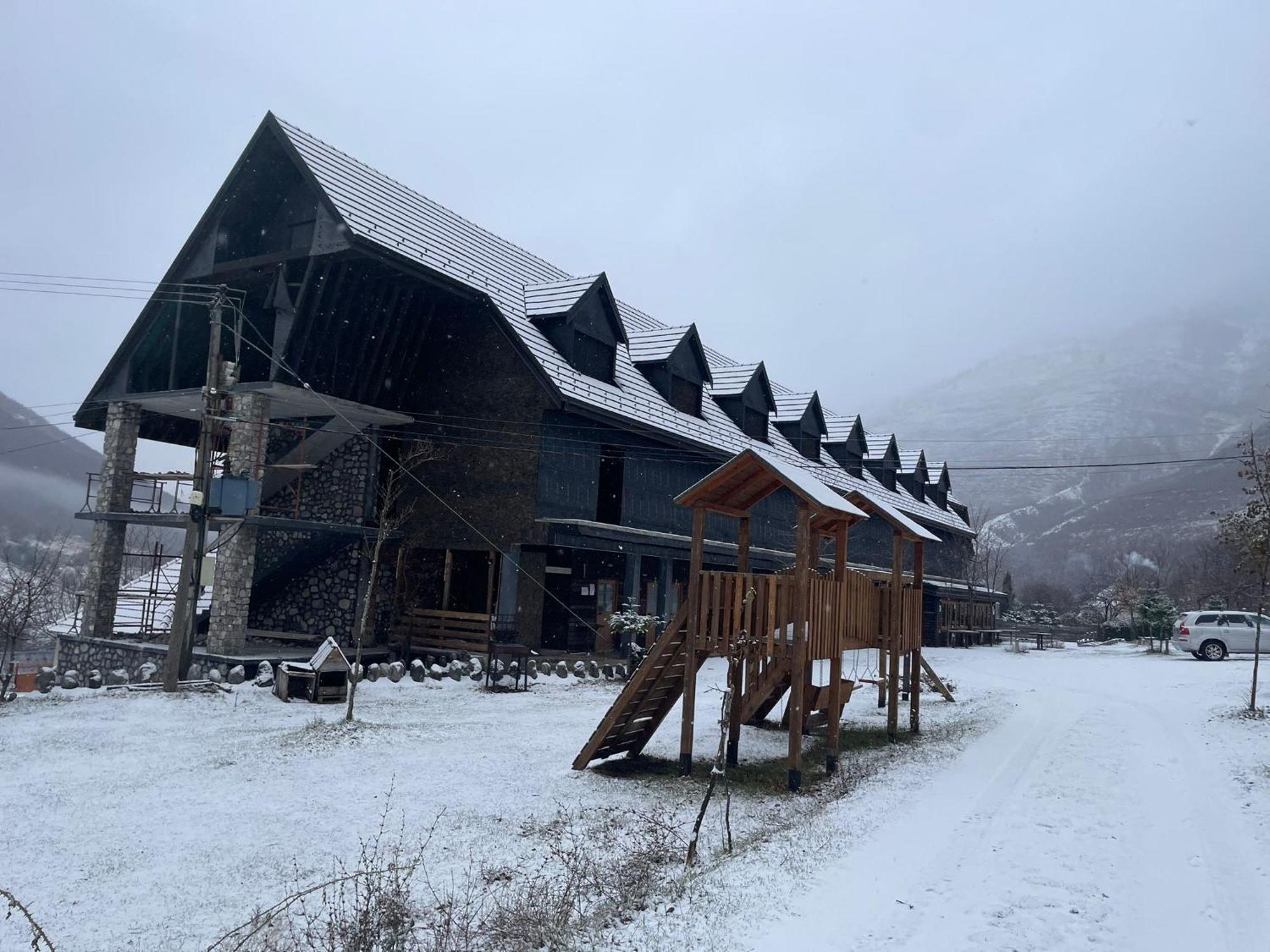 Boga Alpine Resort Extérieur photo